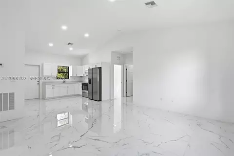 Living - 156 Carousel Ave, Labelle, FL 33935 photo 2 of 5