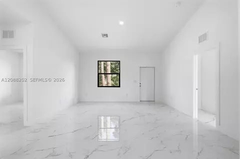 Living - 156 Carousel Ave, Labelle, FL 33935 photo 4 of 5