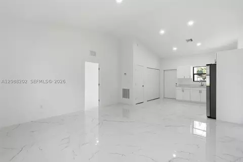 Living - 156 Carousel Ave, Labelle, FL 33935 photo 3 of 5