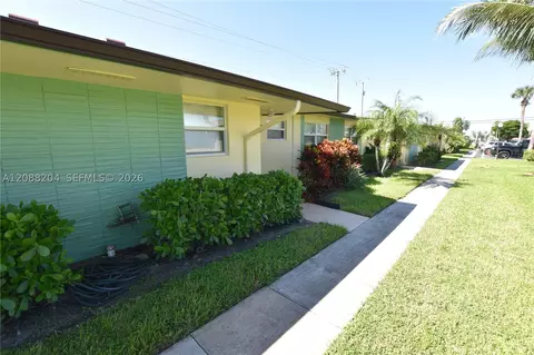 2941 Crosley Dr W #H, West Palm Beach, FL 33415