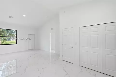 Living - 149 Dutch Loop, Labelle, FL 33935 photo 5 of 5