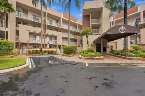 7503 Granville Dr #102, Tamarac, FL 33321