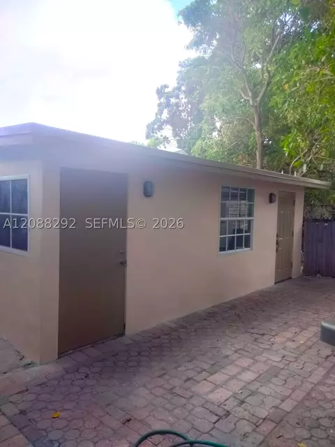 4717-19 NW 1st St, Miami, FL 33126