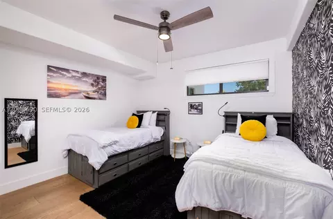 Bedroom - 55 Ocean Front Dr, Key Largo, FL 33037 photo 1 of 4