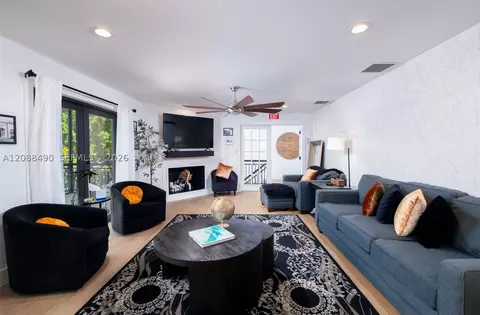 Living - 55 Ocean Front Dr, Key Largo, FL 33037 photo 1 of 3