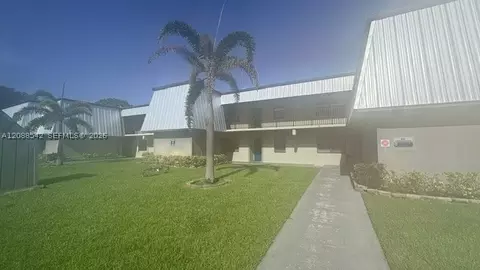 2516 S 19th St #208, Fort Pierce, FL 34982