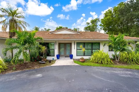 9900 NW 14th Ct, Coral Springs, FL 33071