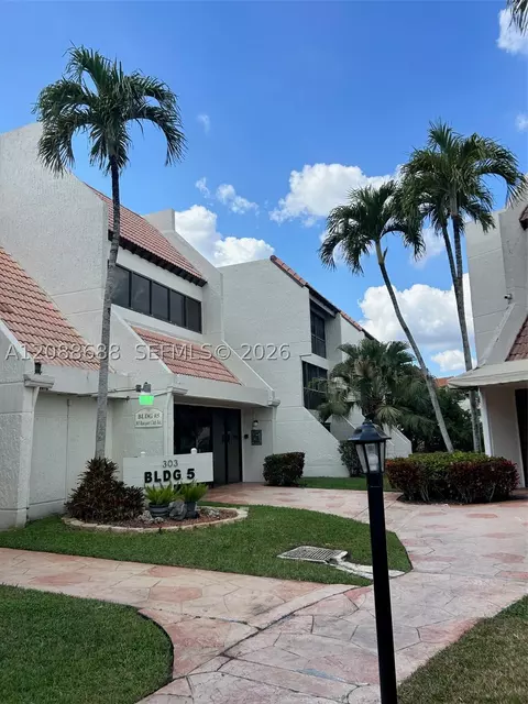 303 Racquet Club Rd #311, Weston, FL 33326