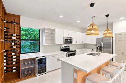 Kitchen - 3440 W 110th St, Hialeah, FL 33018 photo 2 of 3