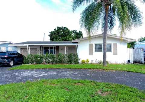 8481 NW 11th St, Pembroke Pines, FL 33024