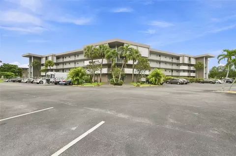 2800 NW 47th Ter #206B, Lauderdale Lakes, FL 33313