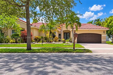 523 Stonemont Dr, Weston, FL 33326