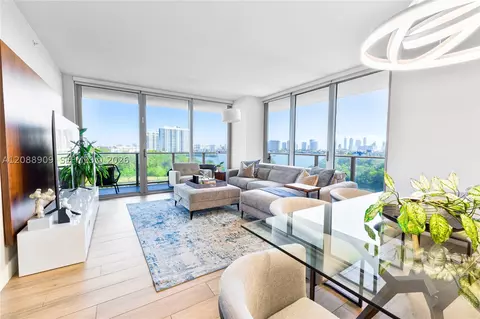16385 Biscayne Blvd #707, North Miami Beach, FL 33160