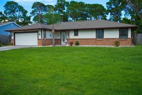 1173 SE Odonnell Ln, Port Saint Lucie, FL 34983