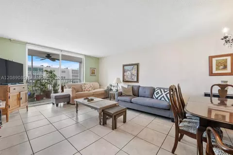 500 NE 12th Ave #601, Hallandale Beach, FL 33009