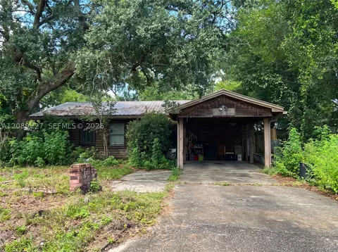 304 Iowa St, Niceville, FL 32578