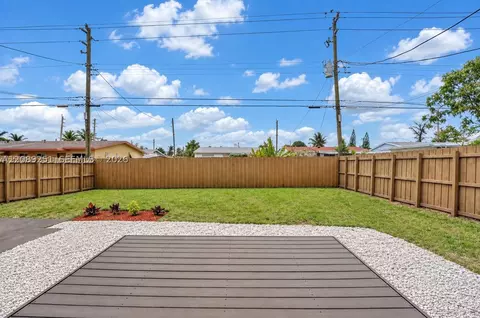 Exterior - 40 SE 3rd Ter, Dania Beach, FL 33004 photo 4 of 4