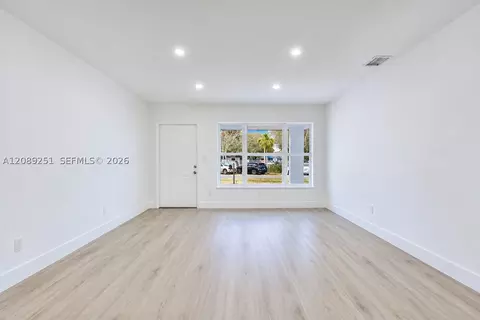 Living - 40 SE 3rd Ter, Dania Beach, FL 33004 photo 2 of 4