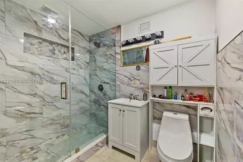 Bath - 7205 W 3rd Ave, Hialeah, FL 33014 photo 6 of 6
