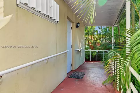Exterior - 7205 W 3rd Ave, Hialeah, FL 33014 photo 3 of 4
