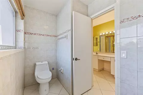 Bath - 7205 W 3rd Ave, Hialeah, FL 33014 photo 4 of 6