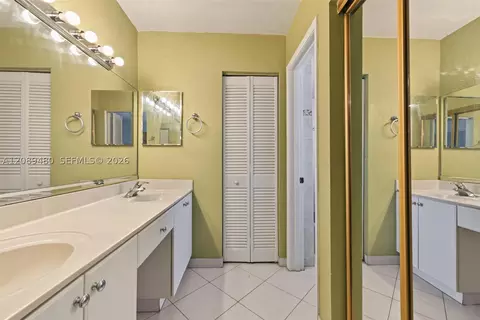 Bath - 7205 W 3rd Ave, Hialeah, FL 33014 photo 2 of 6