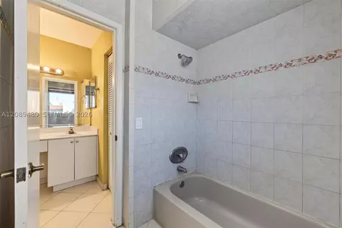 Bath - 7205 W 3rd Ave, Hialeah, FL 33014 photo 5 of 6