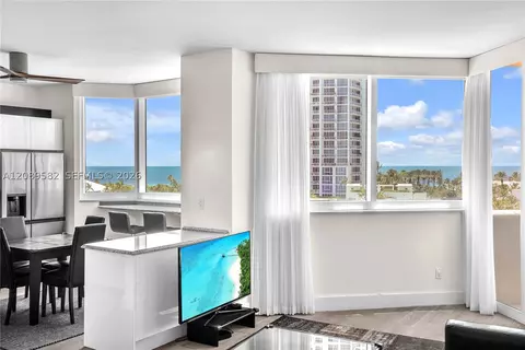 300 S Pointe Dr #809, Miami Beach, FL 33139