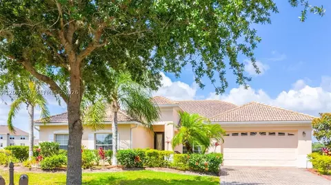 3710 Greencrest Ct, Kissimmee, FL 34746