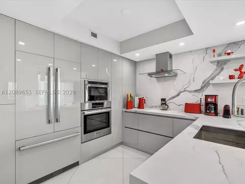 250 Sunny Isles Blvd #3-1004, Sunny Isles Beach, FL 33160
