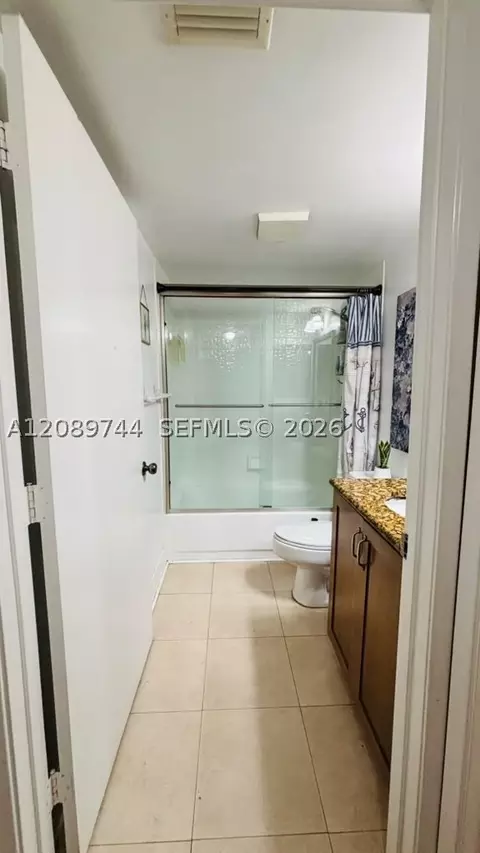 Bath - Undisclosed, Pompano Beach, FL 33069 photo 5 of 6