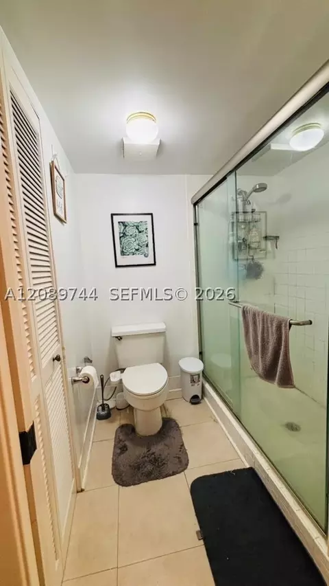 Bath - Undisclosed, Pompano Beach, FL 33069 photo 3 of 6