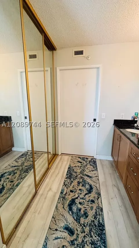 Bath - Undisclosed, Pompano Beach, FL 33069 photo 4 of 6