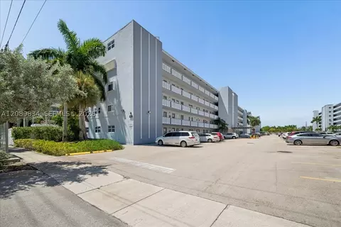 233 NE 14th Ave #2ND, Hallandale Beach, FL 33009