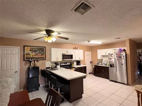 671 E 39th St, Hialeah, FL 33013 photo 3