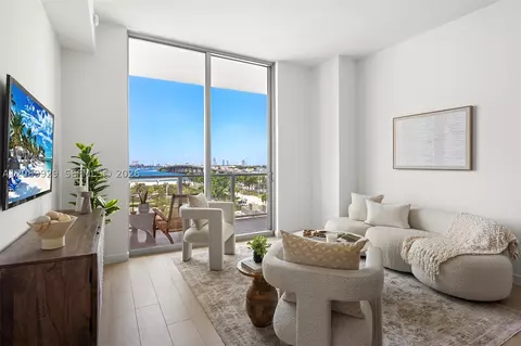 1400 Biscayne Blvd #609, Miami, FL 33132
