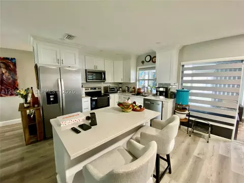 2374 SW 11th Ave, Boynton Beach, FL 33426