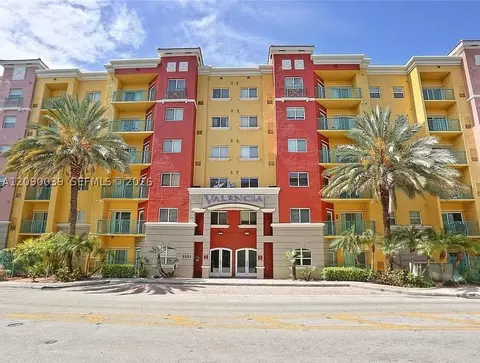 6001 SW 70th St #443, South Miami, FL 33143