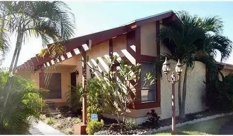 281 SW 83rd Ave, North Lauderdale, FL 33068