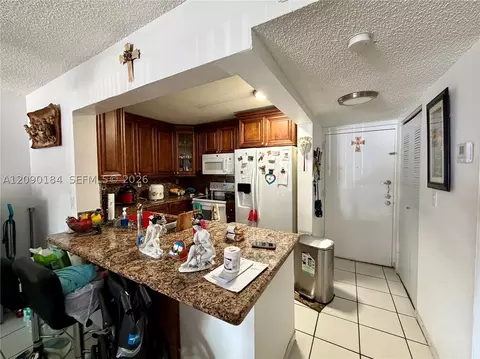 5201 NW 7th St #104, Miami, FL 33126