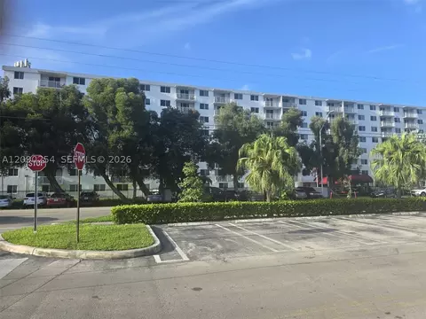 1251 NE 108th St #718, Miami, FL 33161
