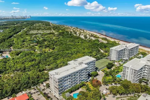 155 Ocean Lane Dr #413, Key Biscayne, FL 33149