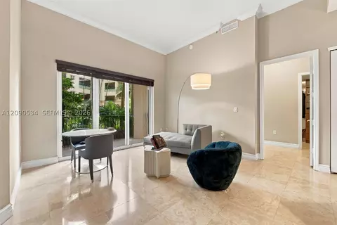 19900 E Country Club Dr #116, Aventura, FL 33180