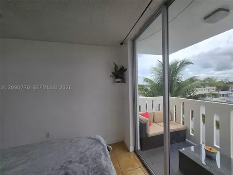 Undisclosed, Miami Beach, FL 33141