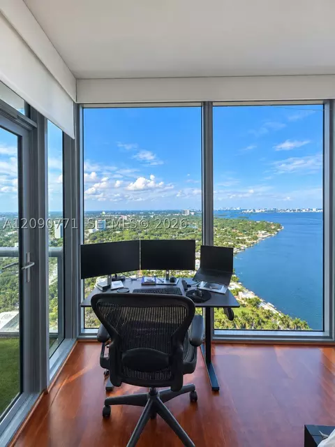 601 NE 36th St #3105, Miami, FL 33137