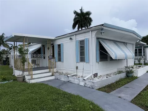 1666 SW 85th Ave, Davie, FL 33324