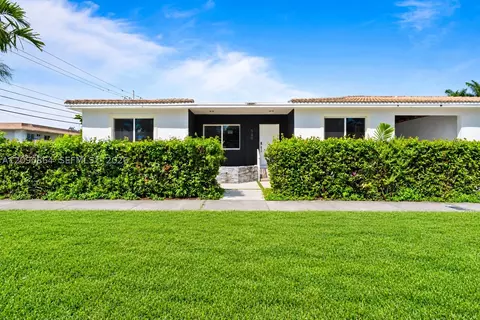 580 Lee Dr, Miami Springs, FL 33166