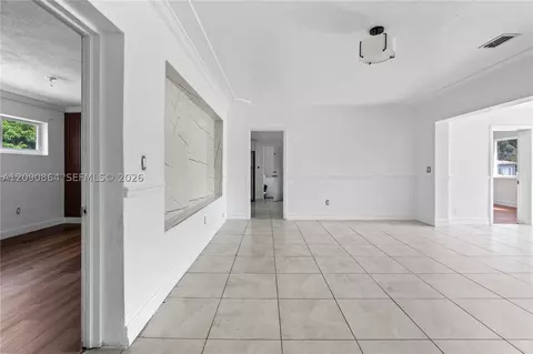 Living - 580 Lee Dr, Miami Springs, FL 33166 photo 5 of 7
