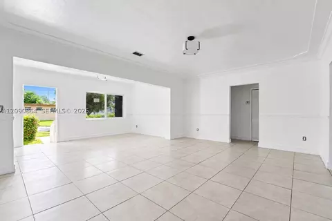 Living - 580 Lee Dr, Miami Springs, FL 33166 photo 2 of 7