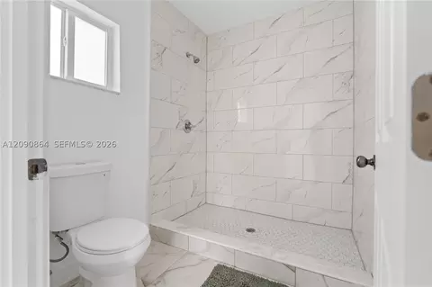 Bath - 580 Lee Dr, Miami Springs, FL 33166 photo 7 of 8